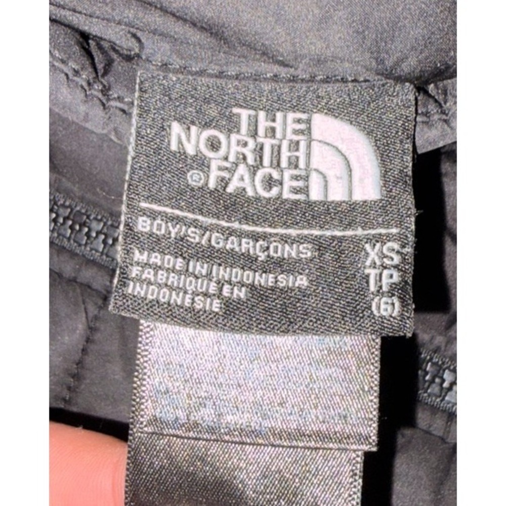 The North Face Kids' Boys Reversible Perrito Hooded Jacket, XS (6) Black/Gray - Picture 13 of 16
